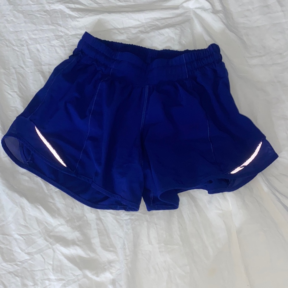 Lululemon size 2 hottie hot shorts blue 4 inseam high rise
